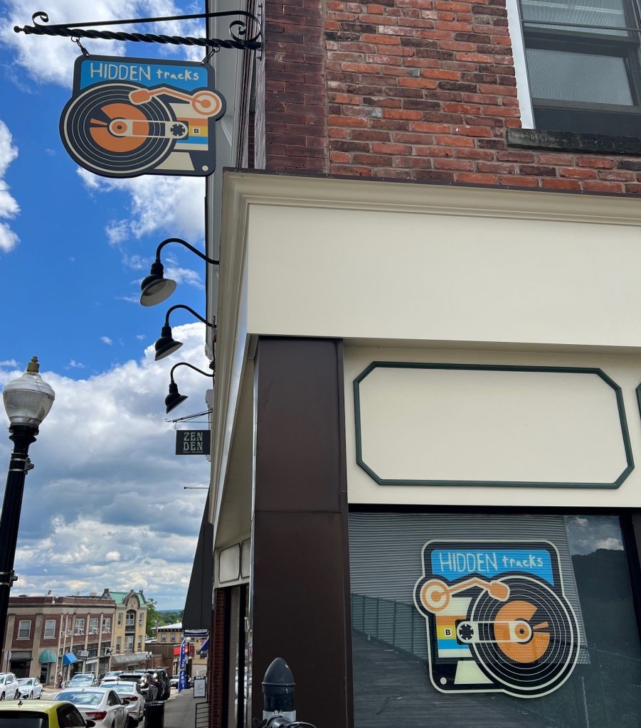 hidden tracks records storefront boonton