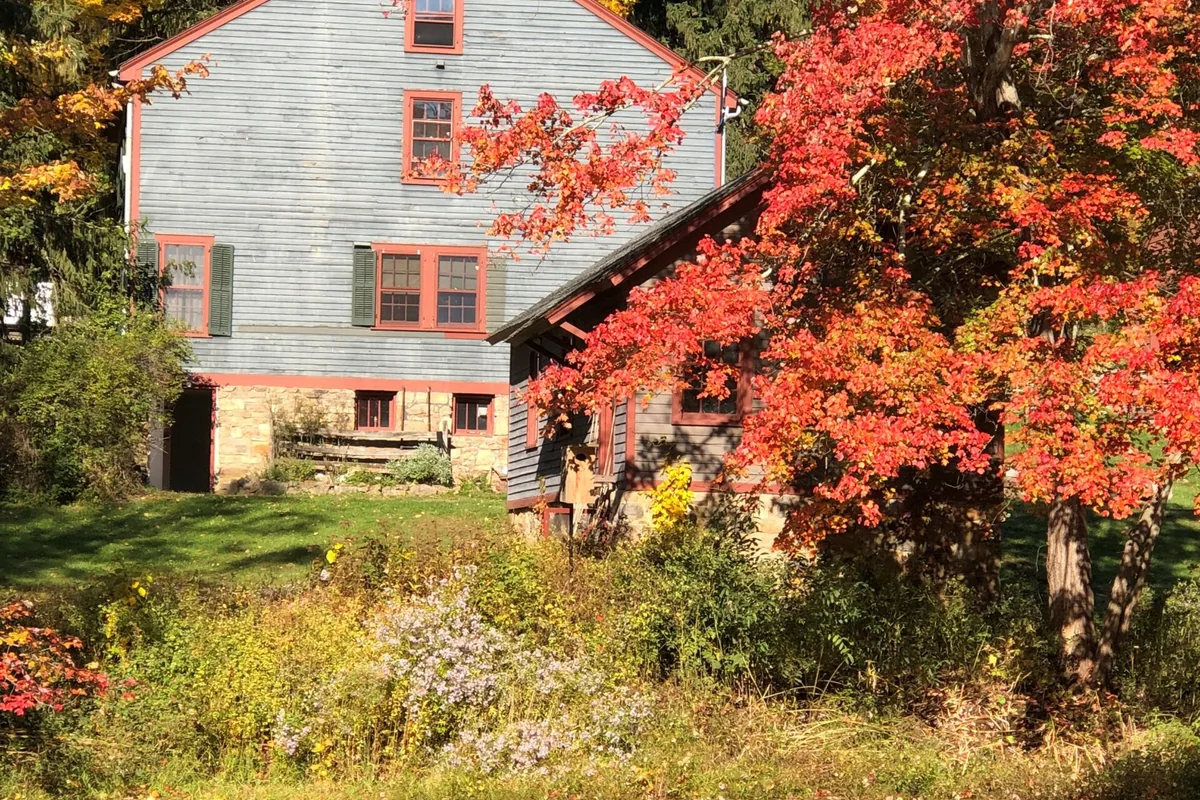 Fall colors at Fosterfields Living Historical Farm